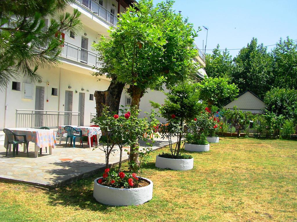 Apartments Ziogas ปาราเลีย สโกทินิส ภายนอก รูปภาพ