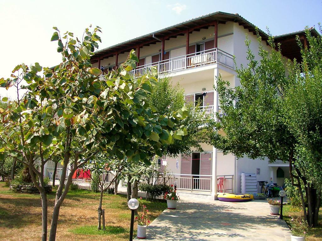 Apartments Ziogas ปาราเลีย สโกทินิส ภายนอก รูปภาพ